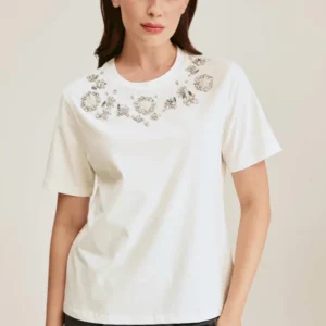 تيشيرت نسائي بأكمام قصيرة