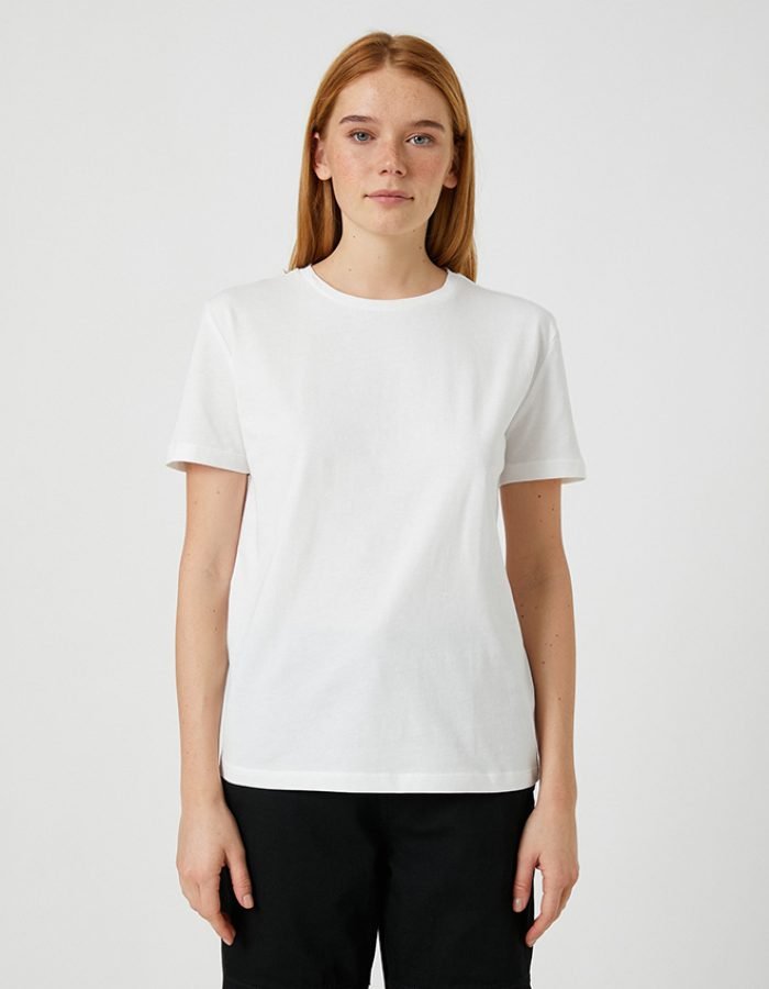 تيشيرت نسائي من القطن الطبيعي بأكمام قصيرة